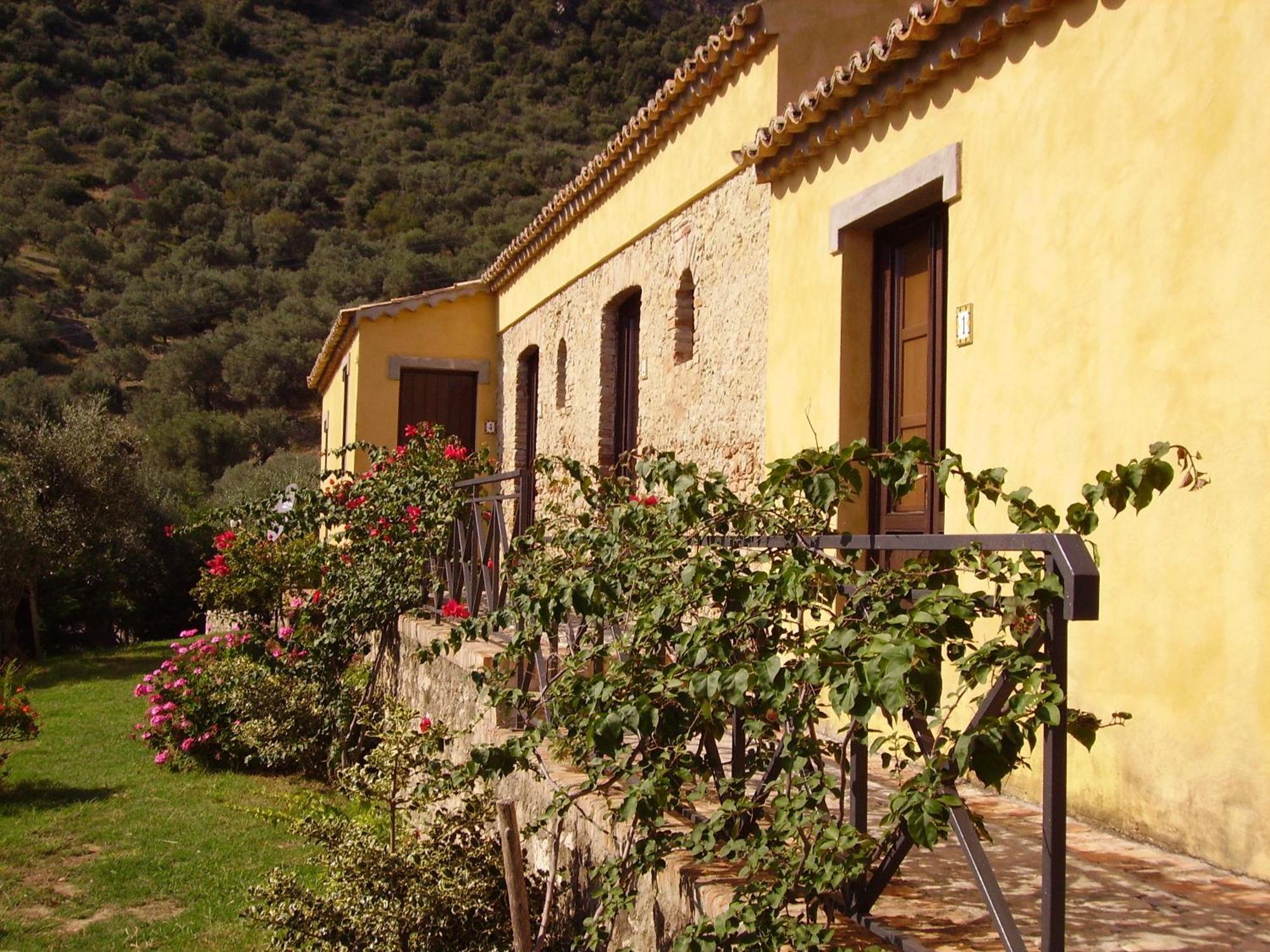 Santa Severina Azienda Agrituristica Biologica Il Querceto מראה חיצוני תמונה