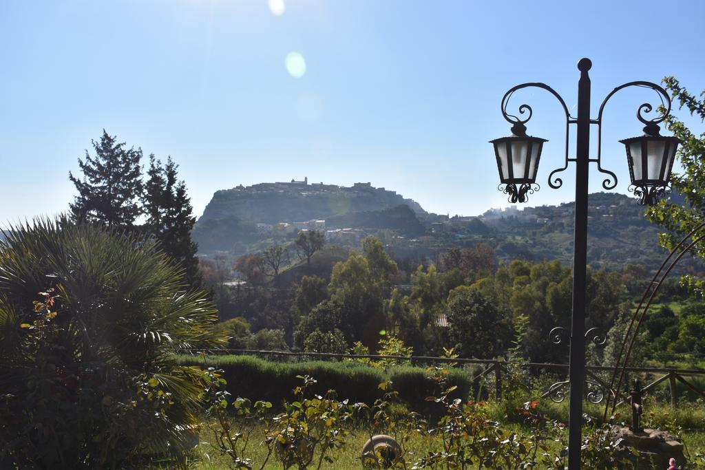 Santa Severina Azienda Agrituristica Biologica Il Querceto מראה חיצוני תמונה